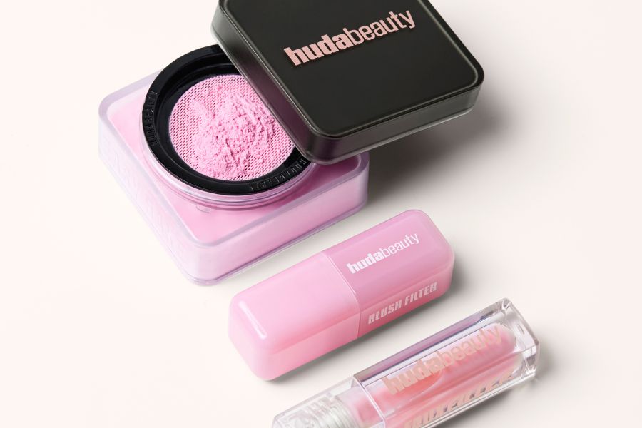 HUDA BEAUTY UBE COLLECTION 3点セット 1coverHudaBeauty_UBECollection